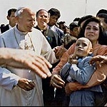Jan Paweł II i Heron Badillo z matką